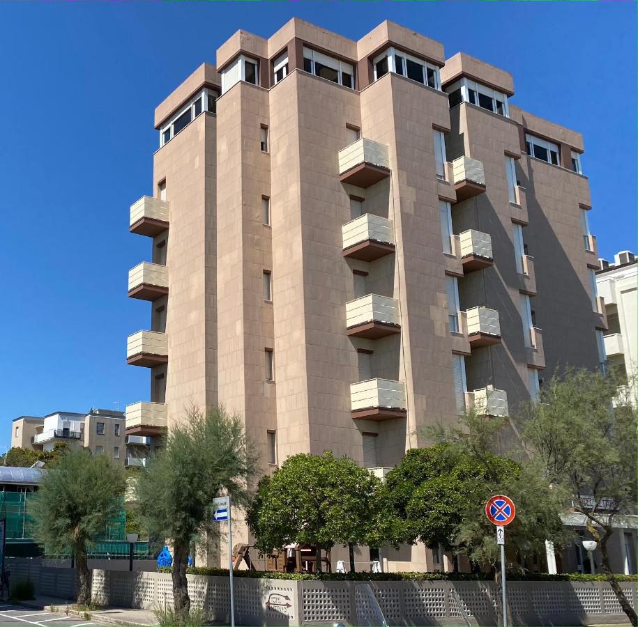 Hotel Nettuno เปซาโร ภายนอก รูปภาพ