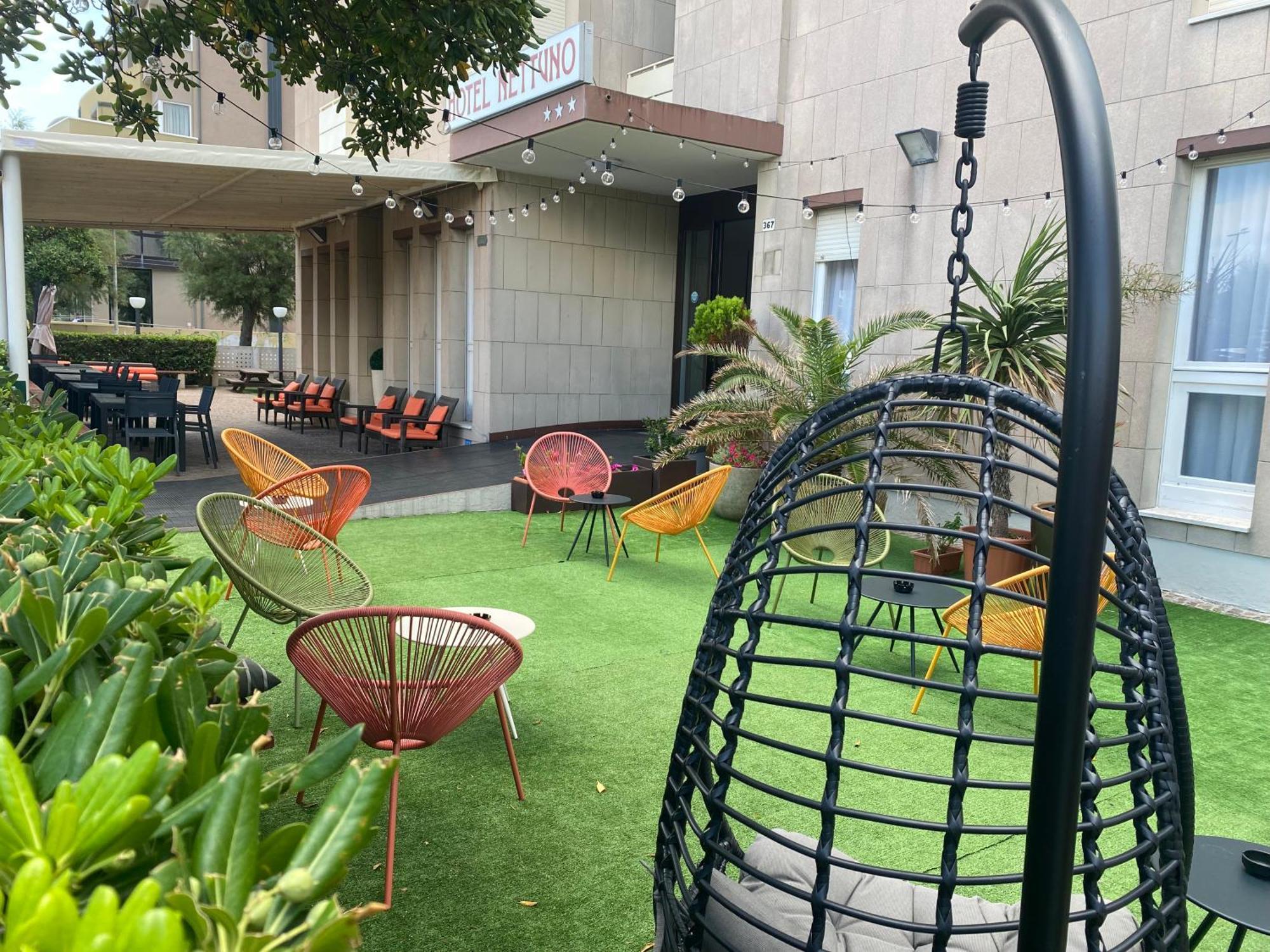 Hotel Nettuno เปซาโร ภายนอก รูปภาพ