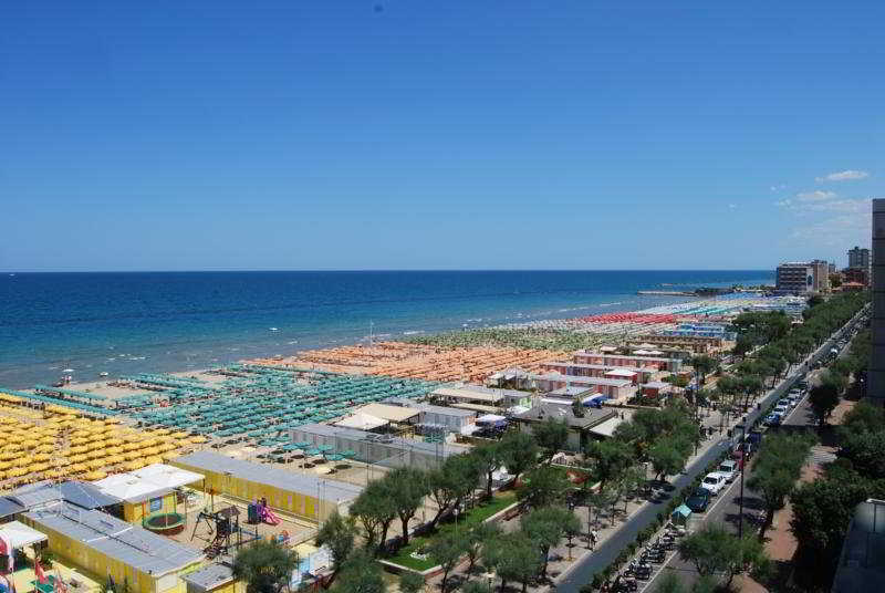 Hotel Nettuno เปซาโร ภายนอก รูปภาพ