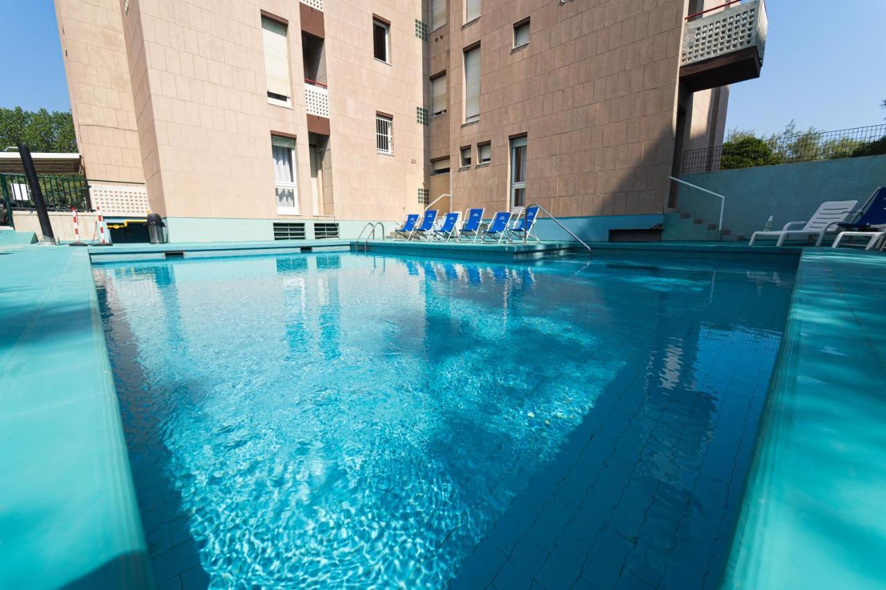 Hotel Nettuno เปซาโร ภายนอก รูปภาพ